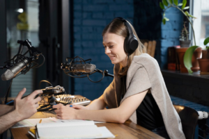 Read more about the article Personalizing Your Podcast Studio with Unique Decor